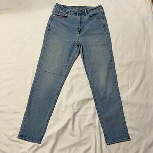 American Eagle Mom Jeans medium wash